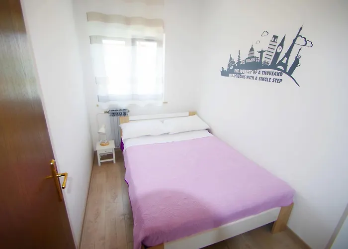 Prodan Lägenhet Fažana