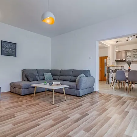 Prodan Apartament
